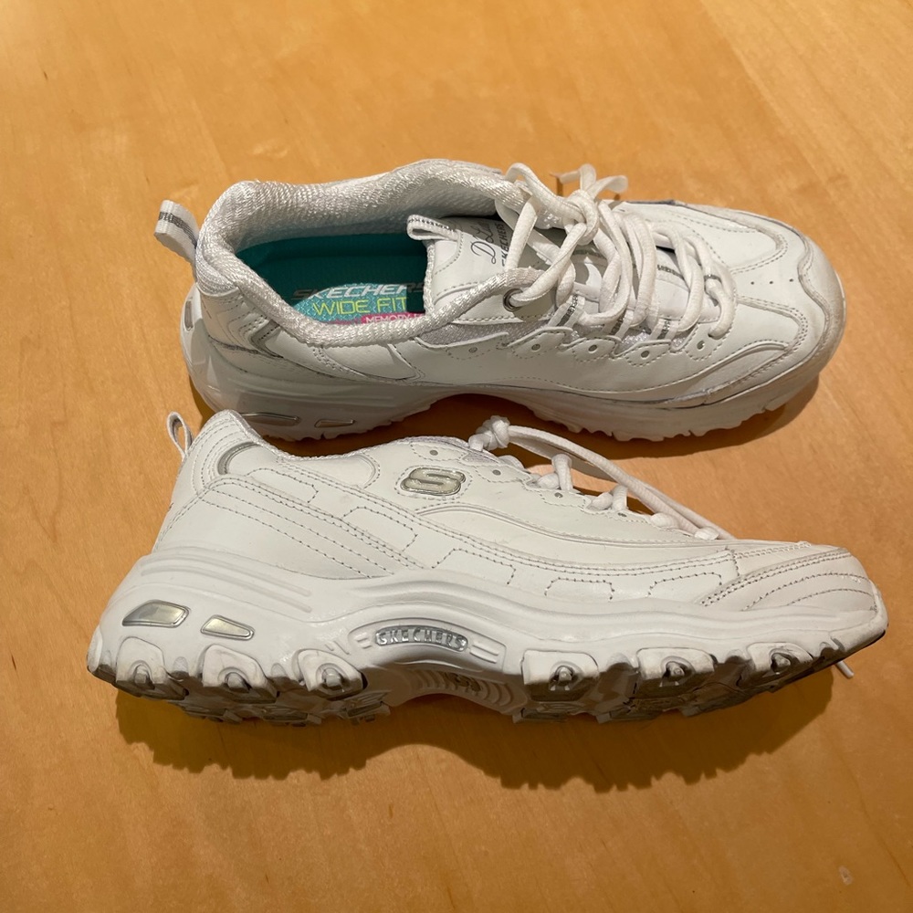 SKECHERS SNEAKERS